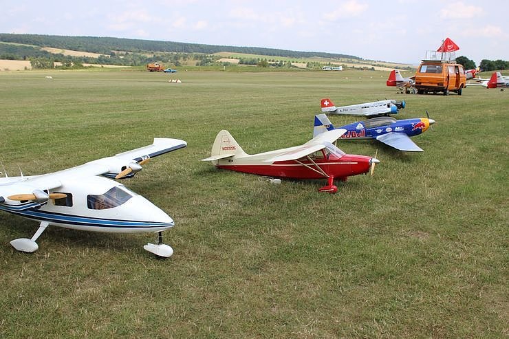 Morgen gro&szlig;e Flugschau