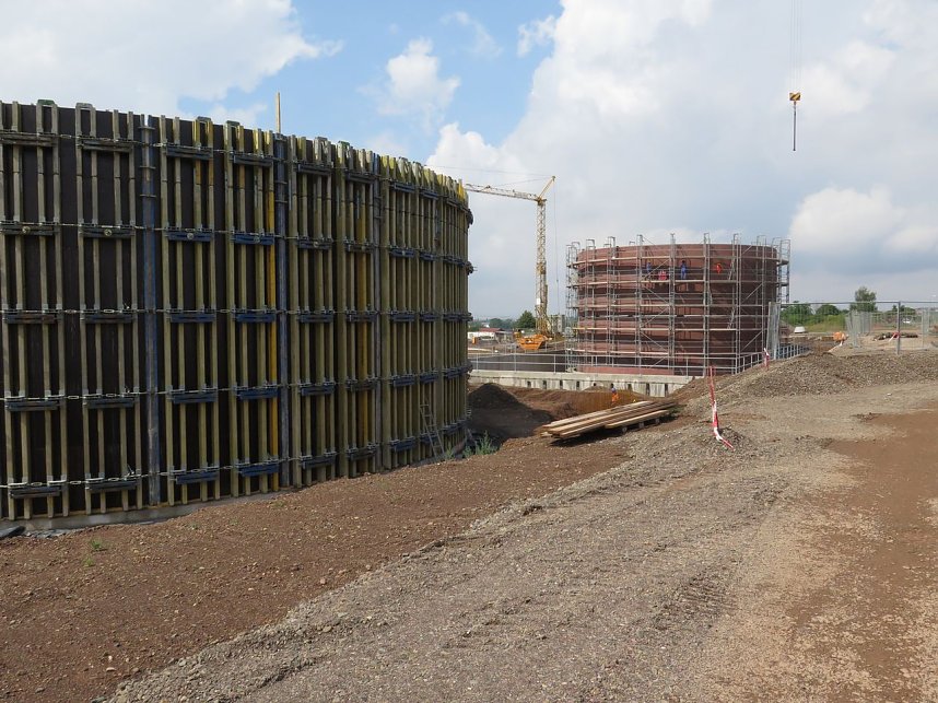 Stand der Dinge: G&auml;rrestebeh&auml;lter und Fermenter