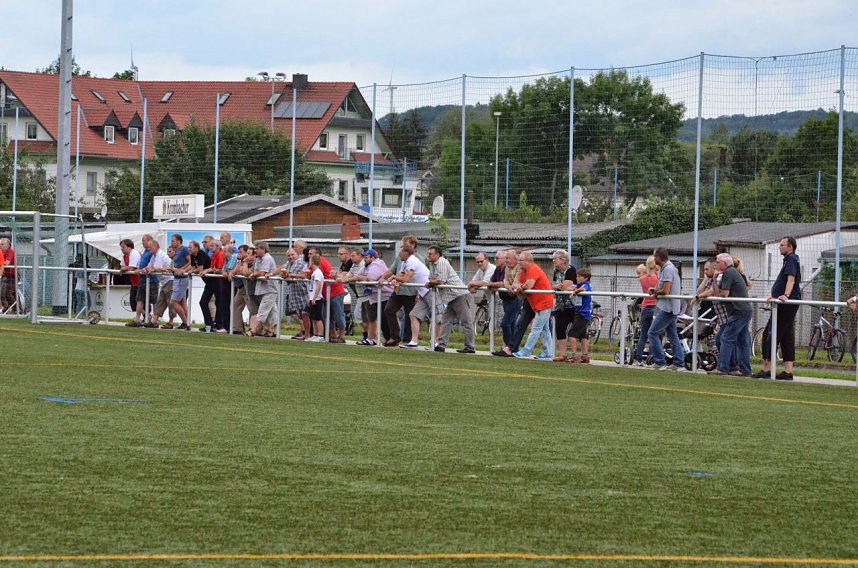 2:0-Sieg zum Einstand gegen Eisenberg