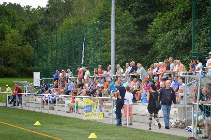 2:0-Sieg zum Einstand gegen Eisenberg