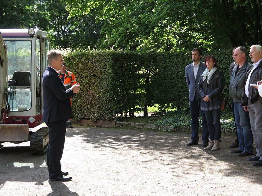 Ortstermin im Rosengarten