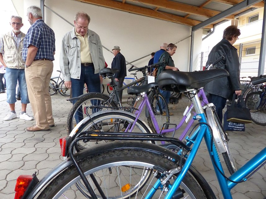 Fahrr&auml;der versteigert