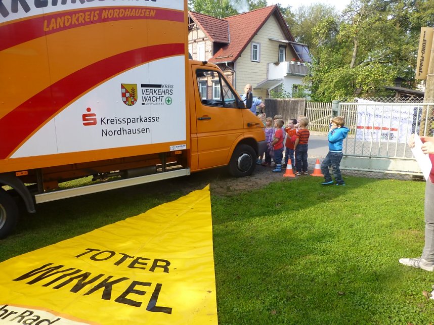 Kinder im Stra&szlig;enverkehr