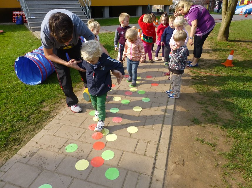Kinder im Stra&szlig;enverkehr