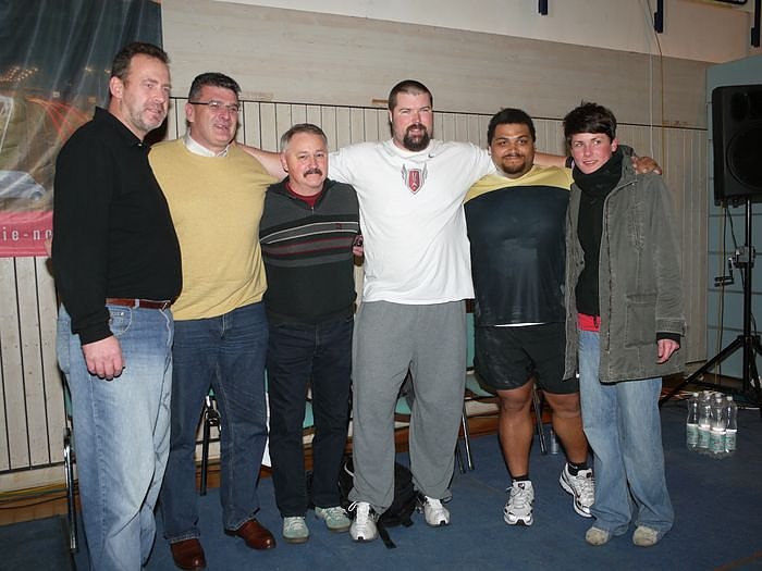 Die M&auml;nner beim Indoor