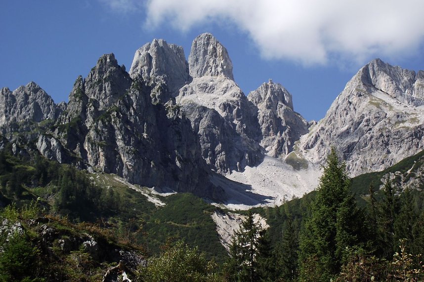 Eine bizarre Bergwelt von einzigartiger Sch&ouml;nheit bot sich den Landsenioren. Hier ein Blick auf die Bischofsm&uuml;tze.