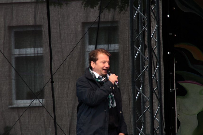 Musik und Artistik auf dem Theaterplatz