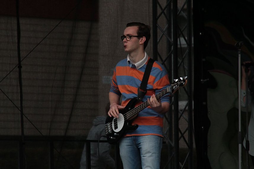 Musik und Artistik auf dem Theaterplatz