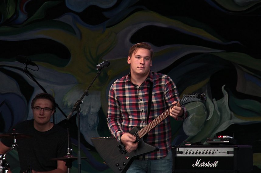 Musik und Artistik auf dem Theaterplatz