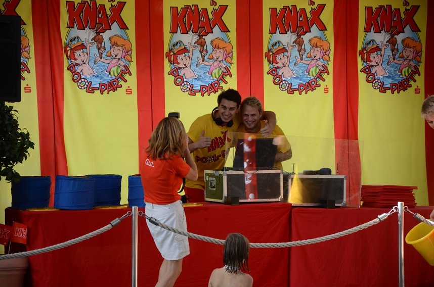 Knax-Pool-Party