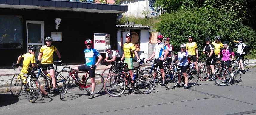 Radsportler danken Helferin