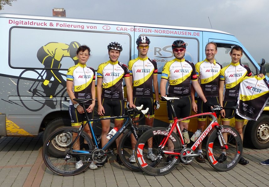 Radsportler danken Helferin