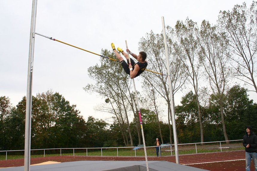 Herbstspringen auf dem Hohekreuz-Sportplatz