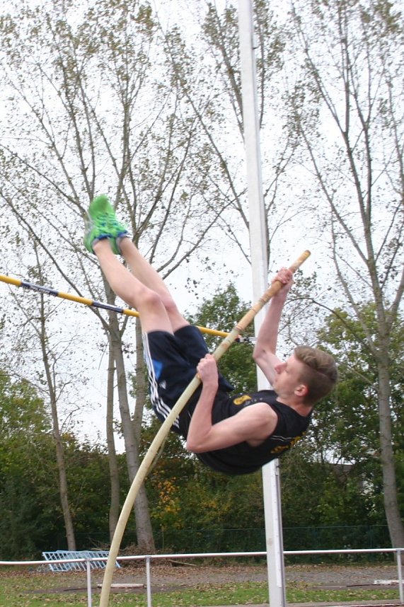 Herbstspringen auf dem Hohekreuz-Sportplatz