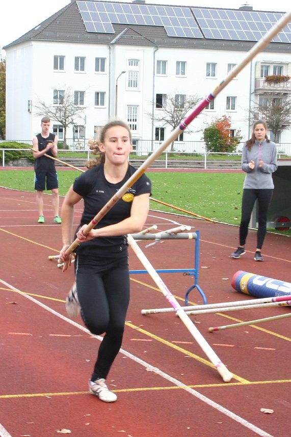 Herbstspringen auf dem Hohekreuz-Sportplatz
