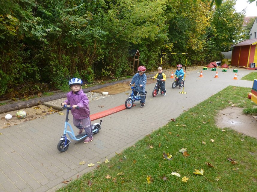 Kinder im Stra&szlig;enverkehr