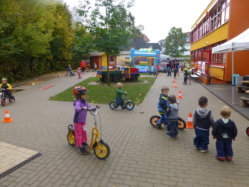 Kinder im Stra&szlig;enverkehr