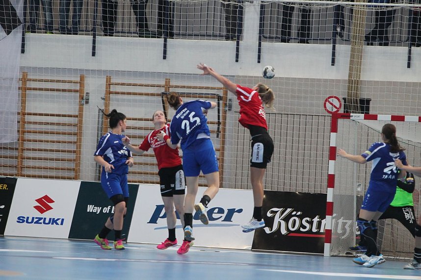 THC gewinnt erstes Champion League Spiel klar mit 33:20