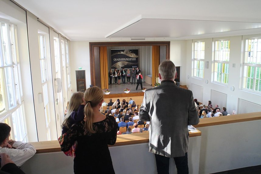 Bleiben sie sch&ouml;n akademisch