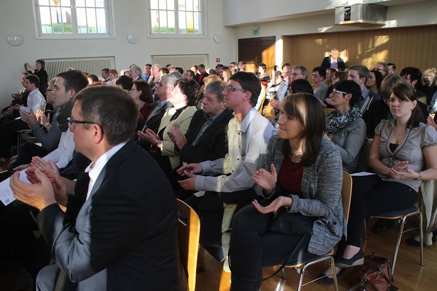 Bleiben sie sch&ouml;n akademisch