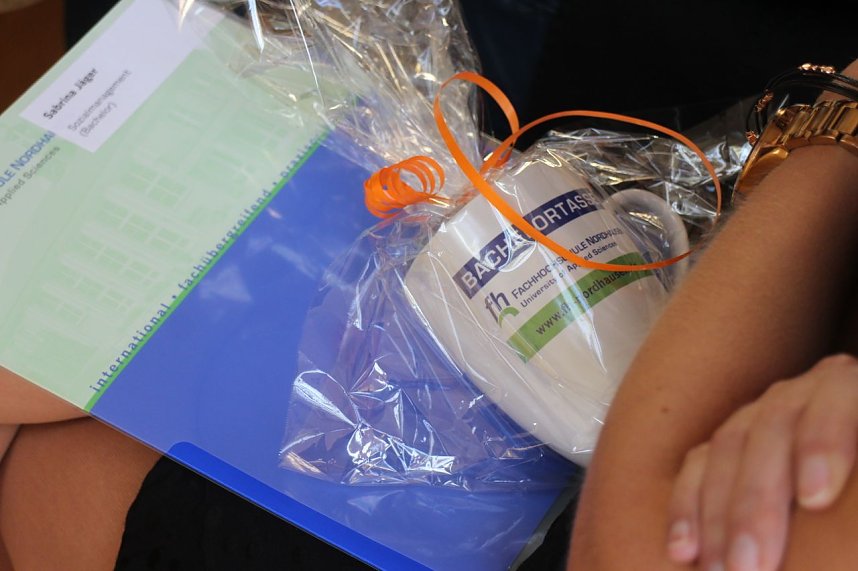 Bleiben sie sch&ouml;n akademisch