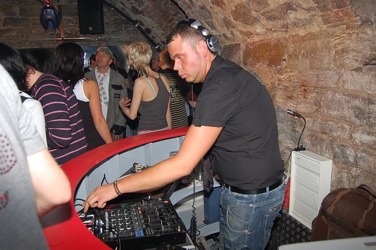 House Party im Grease am Grimmel. nnz-City Scout on Tour