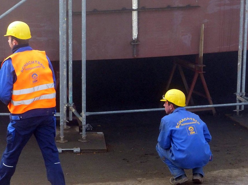 Der Deckel wird draufgesetzt