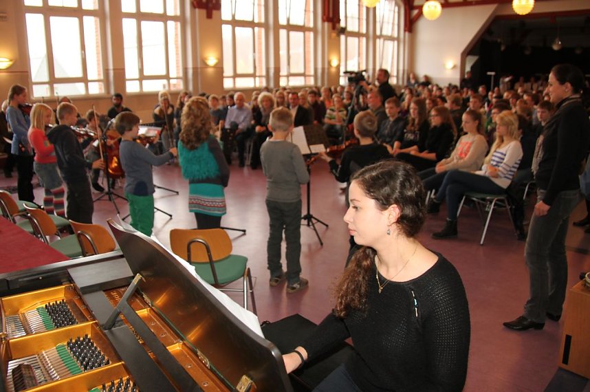 Besondere Atmosph&auml;re in der Aula des Herder-Gymnasiums