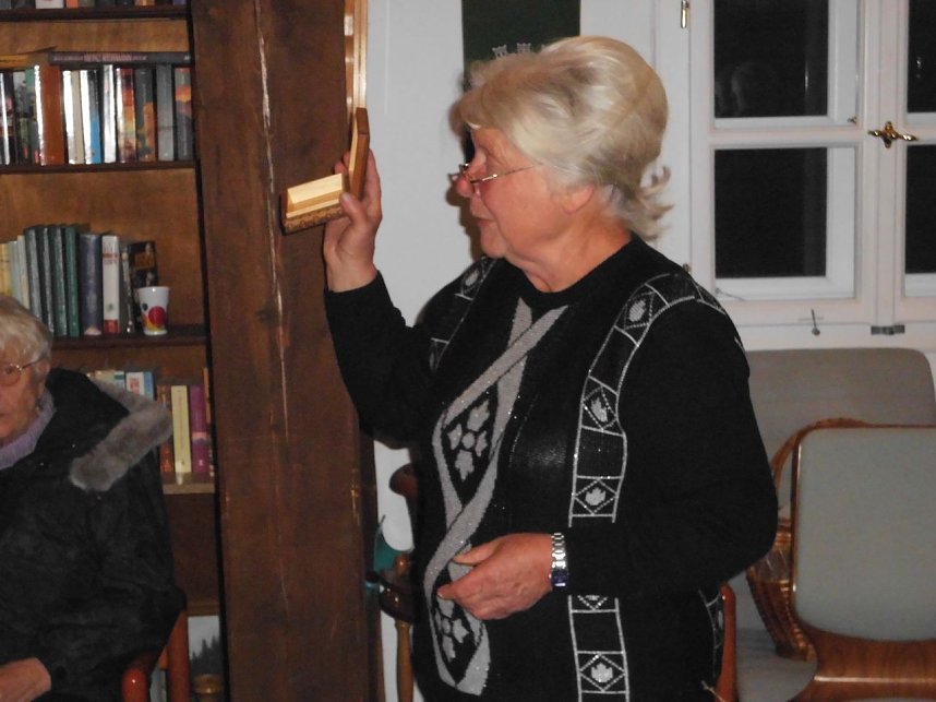 Weihnachtsbasteln mit den "Flinken Nadeln" in Ilfeld