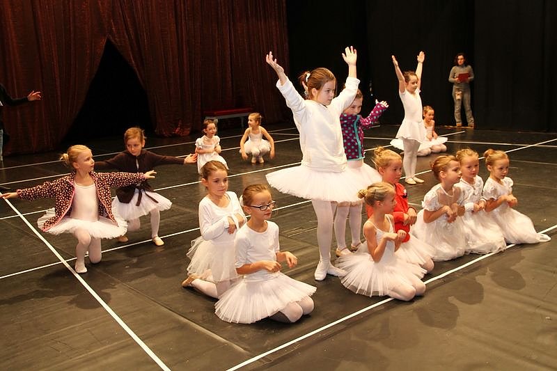 Die Schneek&ouml;nigin - ein getanztes M&auml;rchen.