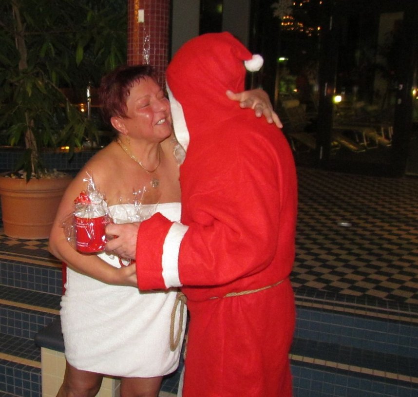 Der Weihnachtsmann zu Besuch in der Frauensauna des Nordh&auml;user Badehauses