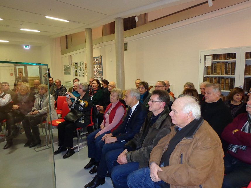 Ausstellung in der Flohburg er&ouml;ffnet