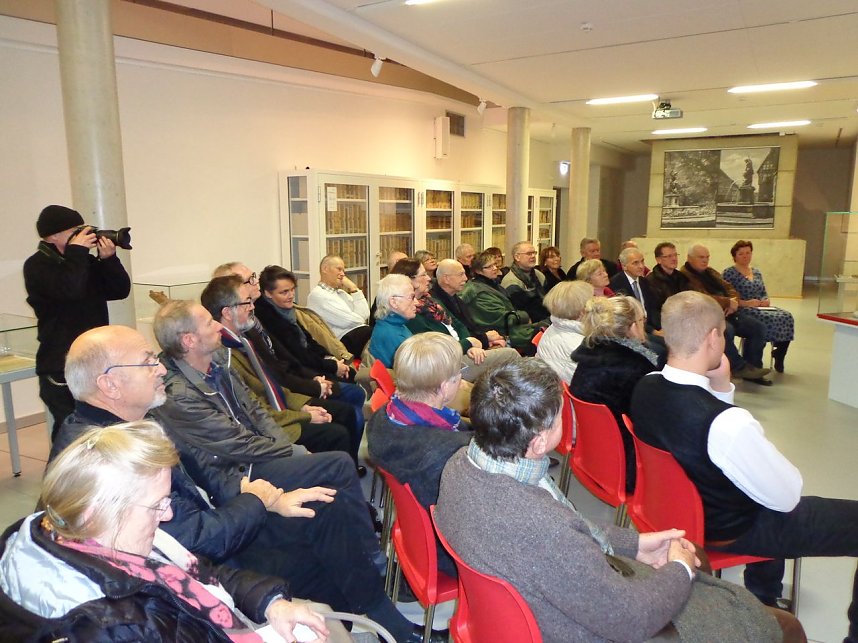 Ausstellung in der Flohburg er&ouml;ffnet