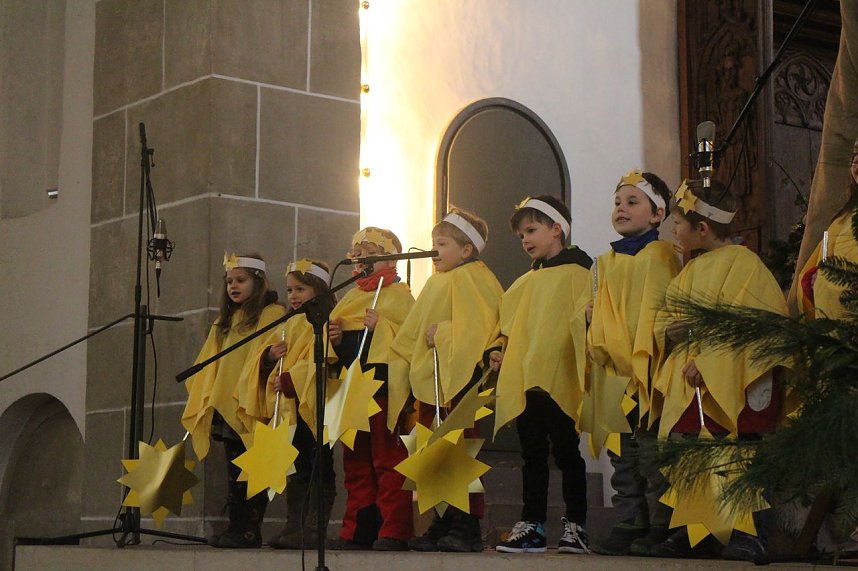 Im Nordh&auml;user Dom zeigte der &ouml;kumenische Kindergarten heute sein Krippenspiel