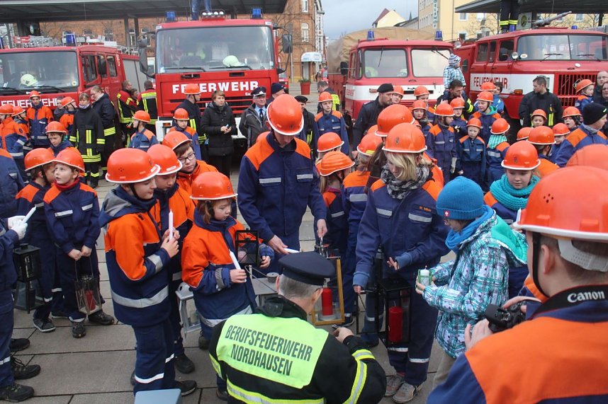 Das Friedenslicht aus Bethlehem ging heute auch in Nordhausen von Hand zu Hand