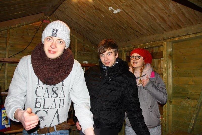 Weihnachtsmarkt in Obergebra bei Blitz und Donner