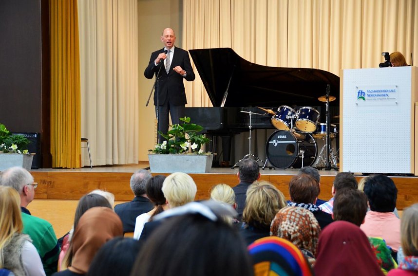 Tiefensee besucht Nordh&auml;user Hochschule
