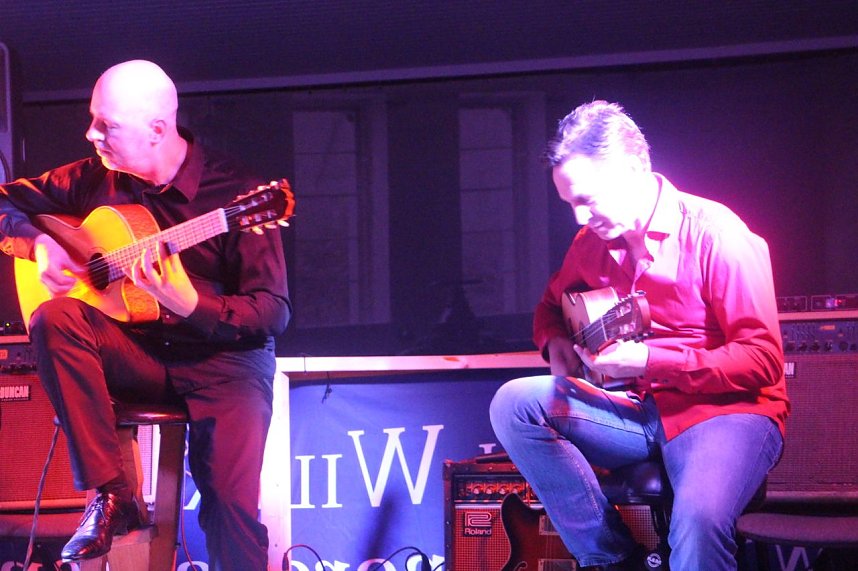 Das Dresdner Duo "Hands on Strings" er&ouml;ffnete heute die Nordh&auml;user Jazzsaison 2015