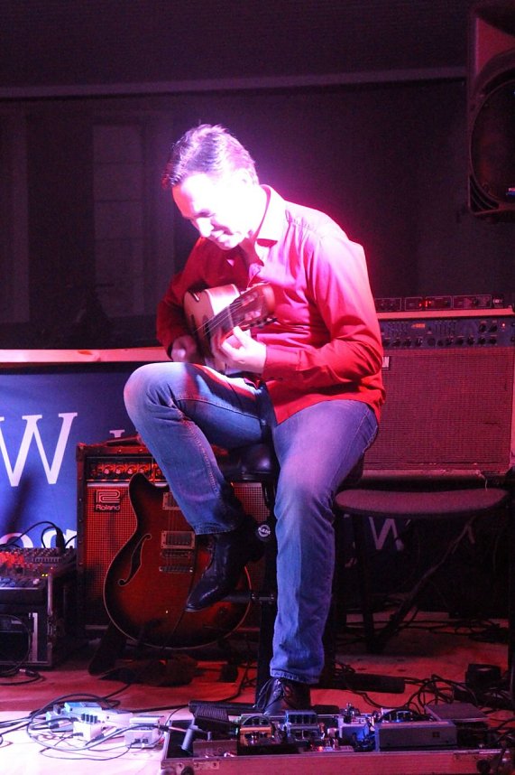 Das Dresdner Duo "Hands on Strings" er&ouml;ffnete heute die Nordh&auml;user Jazzsaison 2015