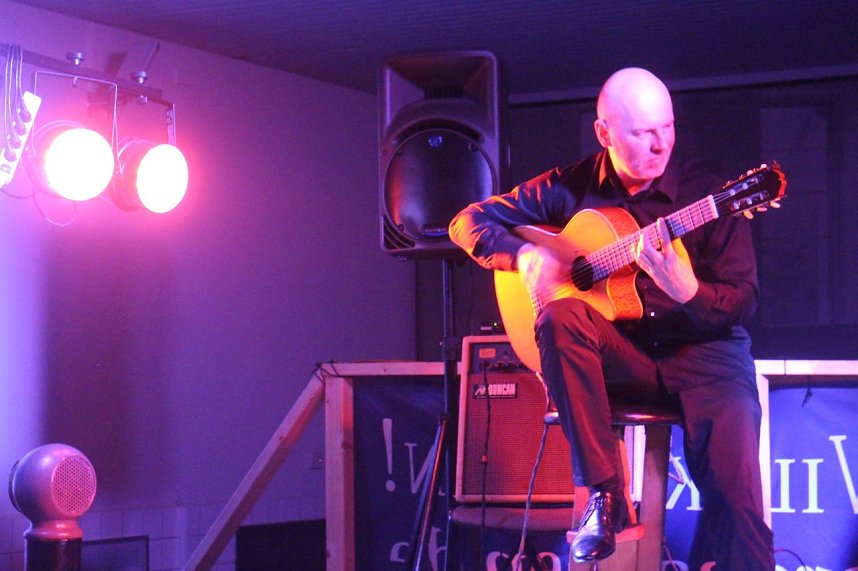 Das Dresdner Duo "Hands on Strings" er&ouml;ffnete heute die Nordh&auml;user Jazzsaison 2015