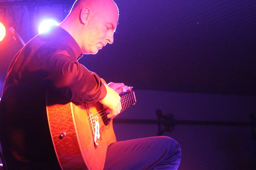 Das Dresdner Duo "Hands on Strings" er&ouml;ffnete heute die Nordh&auml;user Jazzsaison 2015