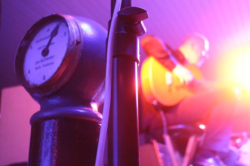 Das Dresdner Duo "Hands on Strings" er&ouml;ffnete heute die Nordh&auml;user Jazzsaison 2015