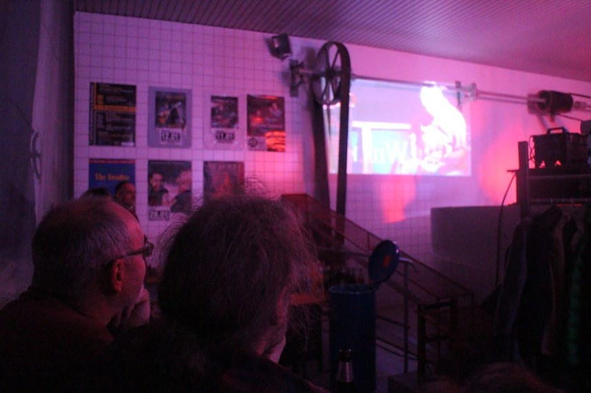 Das Dresdner Duo "Hands on Strings" er&ouml;ffnete heute die Nordh&auml;user Jazzsaison 2015