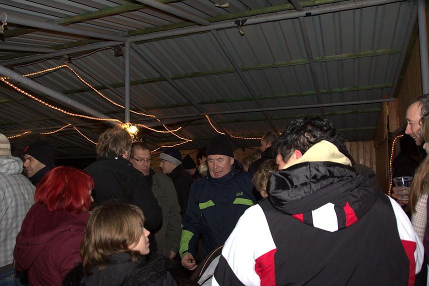 Heringen feierte ein feuriges "Knut" - Fest und entledigte sich seiner alten Weihnachtsb&auml;ume