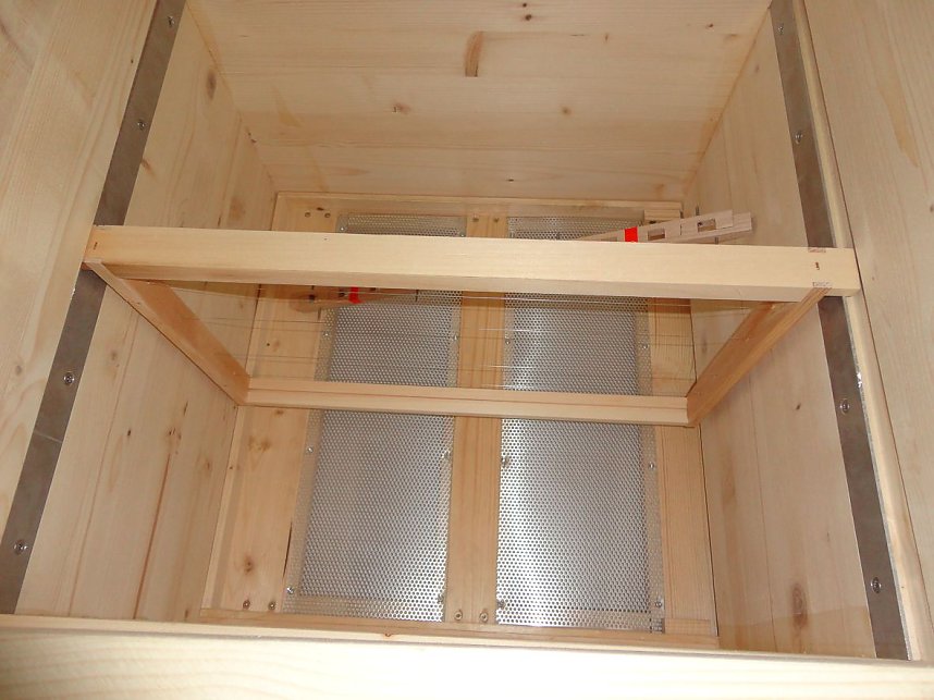 In die "Bienenwelt" geschnuppert