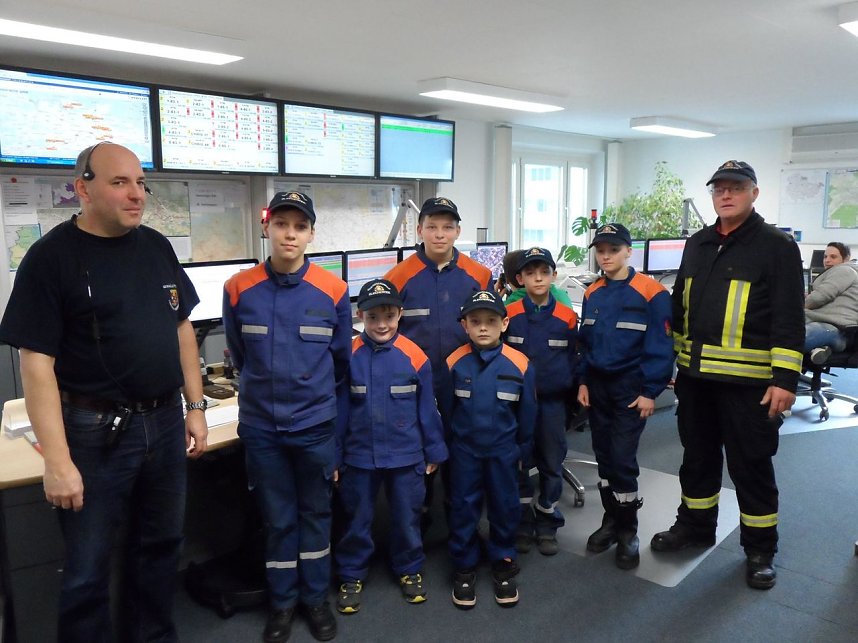 Besuch bei hauptamtlichen Rettern