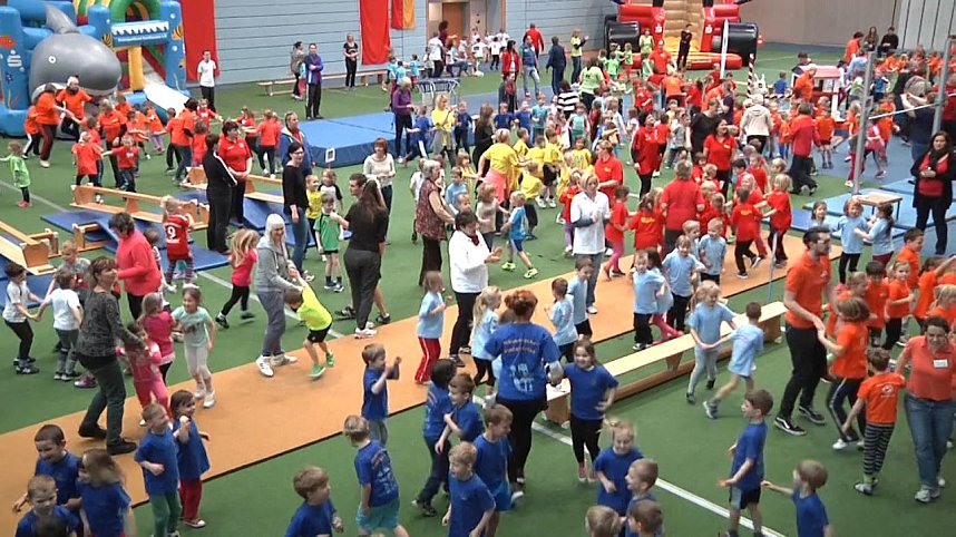 Kindergartensporttag in der Nordh&auml;user Wiedigsburghalle