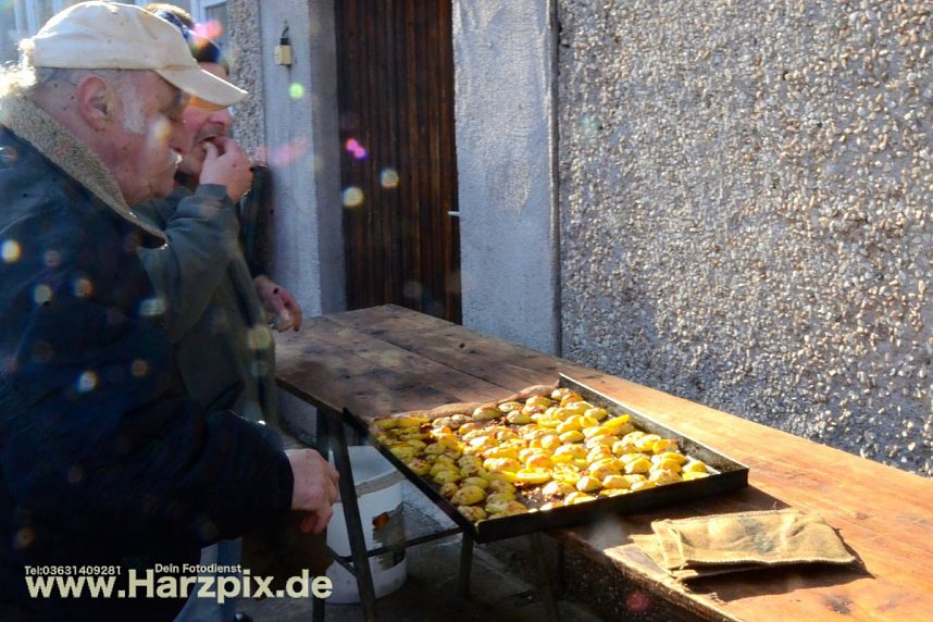 Kartoffelscheibenessen