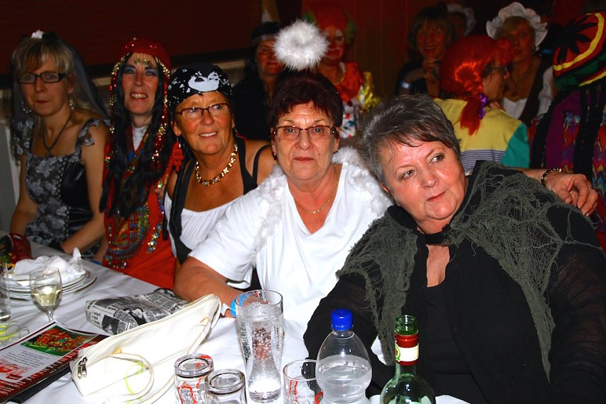 M&auml;nnerballett on Tour