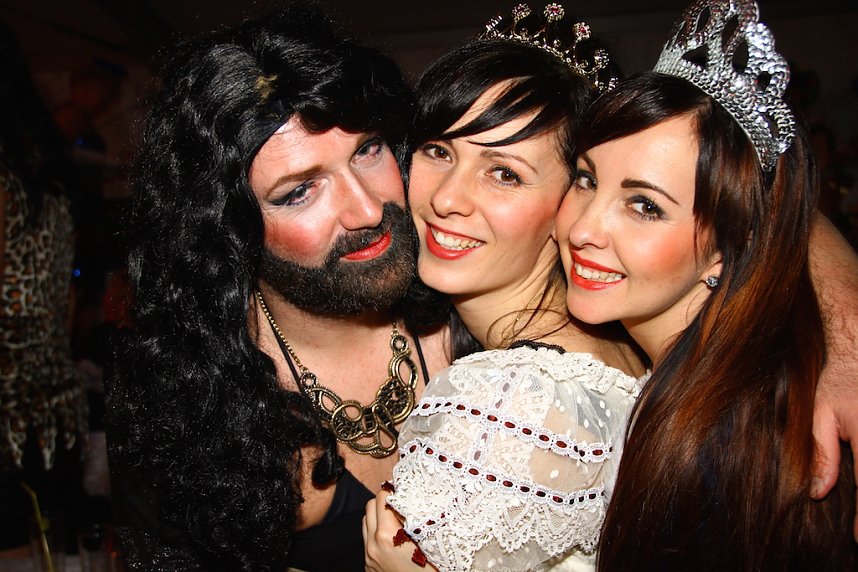 M&auml;nnerballett on Tour